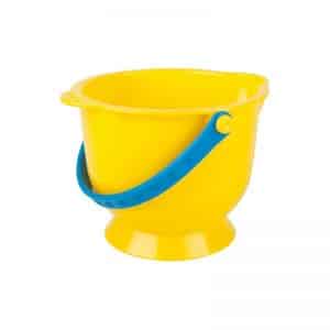 Cubo amarillo playa
