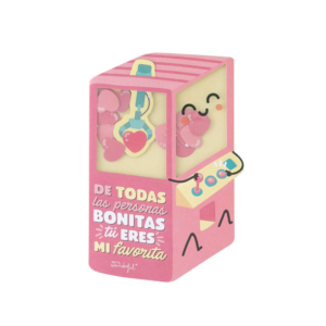 Postal con temática de amor, mensaje en español e ilustración inspirada en las máquinas de feria.