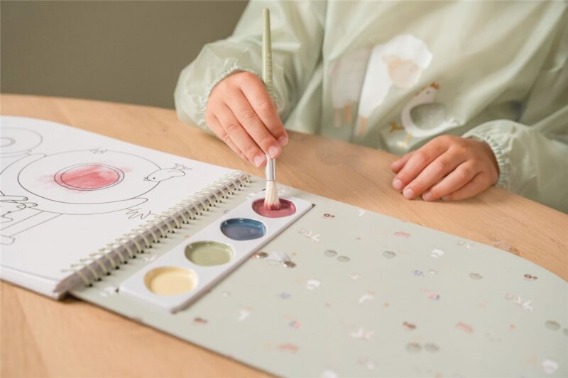 Libro acuarelas para colorear pequeña granja