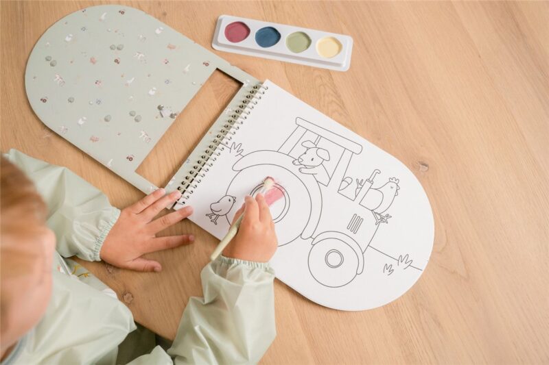 Libro acuarelas para colorear pequeña granja