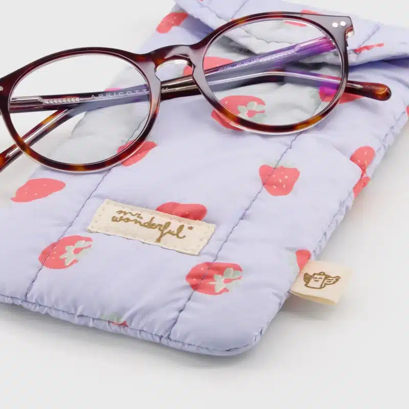 Estuche para Gafas Strawberries – Rígido, Compacto y con Diseño de Fresas Mr. Wonderful