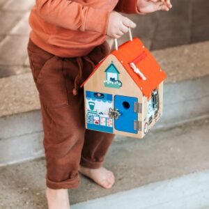 Casa de aprendizaje de cierres – Casita de madera con mecanismos – Lilliputiens – Juego de motricidad para 3+ años