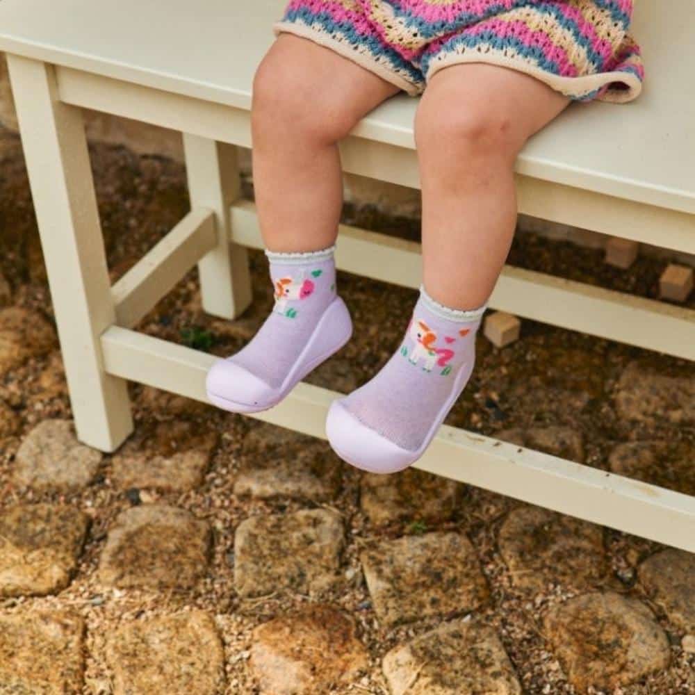 Zapatos Attipas DM Unicorn Purple – Calzado ergonómico bebé – Attipas – Primeros pasos cómodos y seguros desde 0 meses 7 Zapatos Attipas DM Unicorn Purple – Calzado ergonómico bebé – Attipas – Primeros pasos cómodos y seguros desde 0 meses