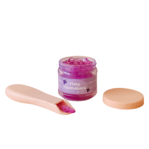 Tarro de Gelatina de Uva y Cuchara Tiny Tummies – Tiny Harlow – Comida para muñecos con efecto mágico desde 3 años
