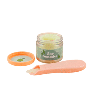 Tarro de Puré de Manzanas y Cuchara Tiny Tummies – Tiny Harlow – Comida para muñecos con efecto mágico desde 3 años